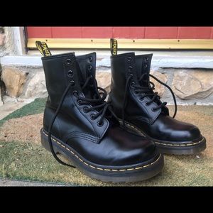 Doc Martens 1460 Combat Boot LIKE NEW, HARDLY WORN